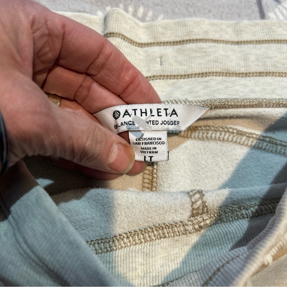 Athleta Balance Printed Jogger L Beige Camo Soft Knit Active Lounge Gym Work Out - Picture 2 of 10